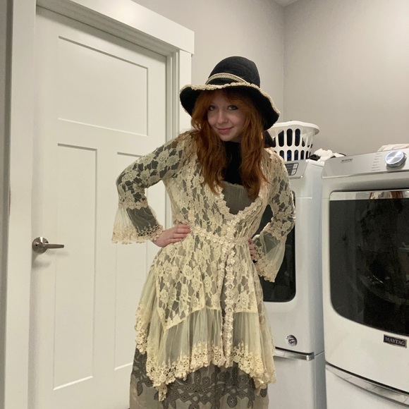 Meet your Posher, Bella - Picture 8 of 11